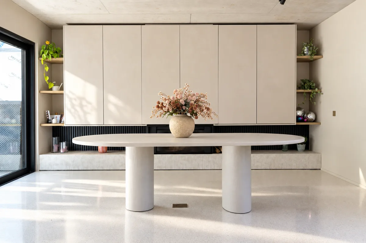 Table de salle à manger en béton ciré : Léon