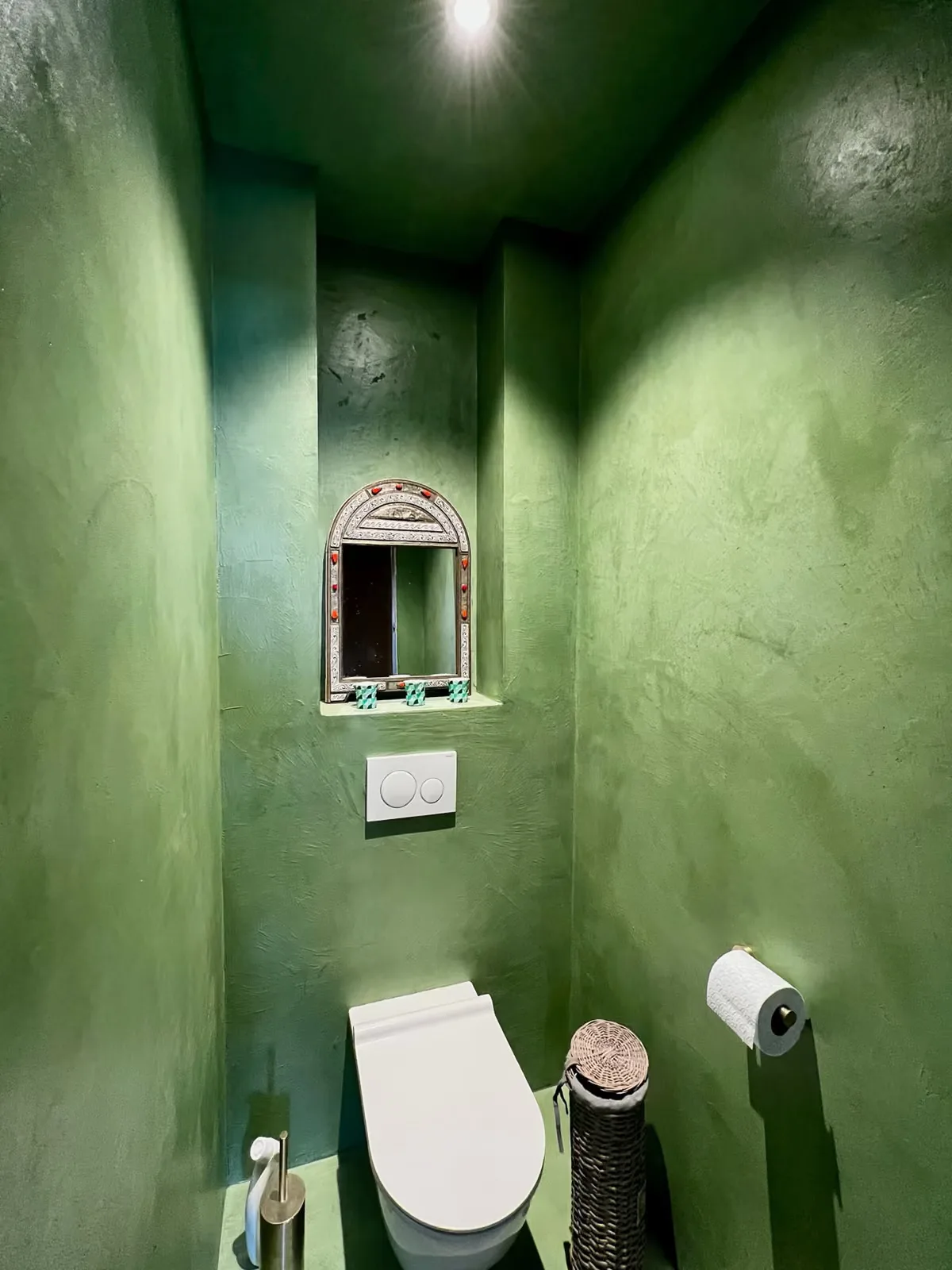 Salles de bains et WC en béton ciré et Mortex coloré, vue 4