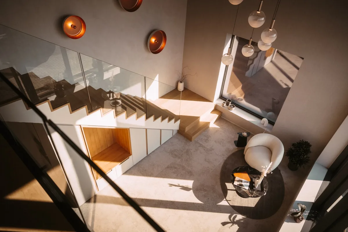 Mur en béton ciré au showroom La Parqueterie, Steinfort
