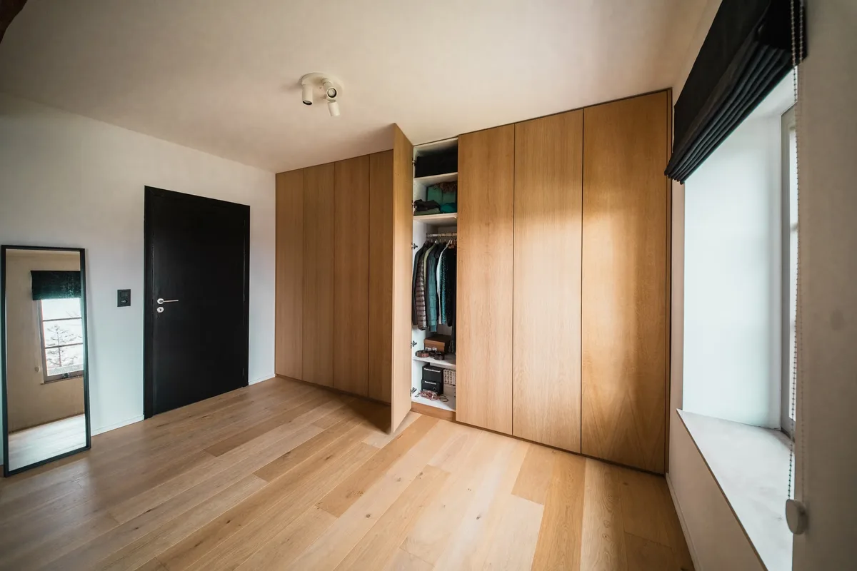 Chambre en parquet et chêne sur mesure, vue 7