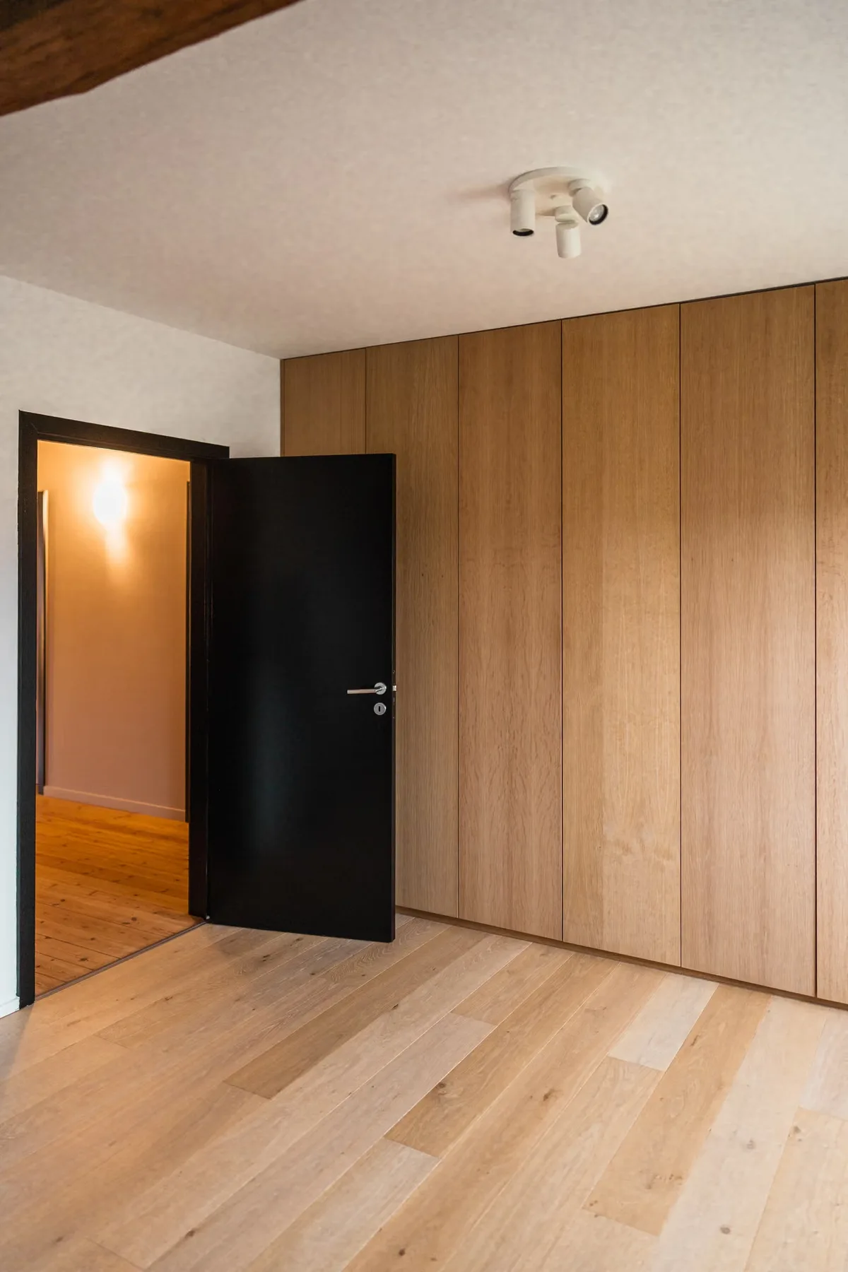 Chambre en parquet et chêne sur mesure, vue 8