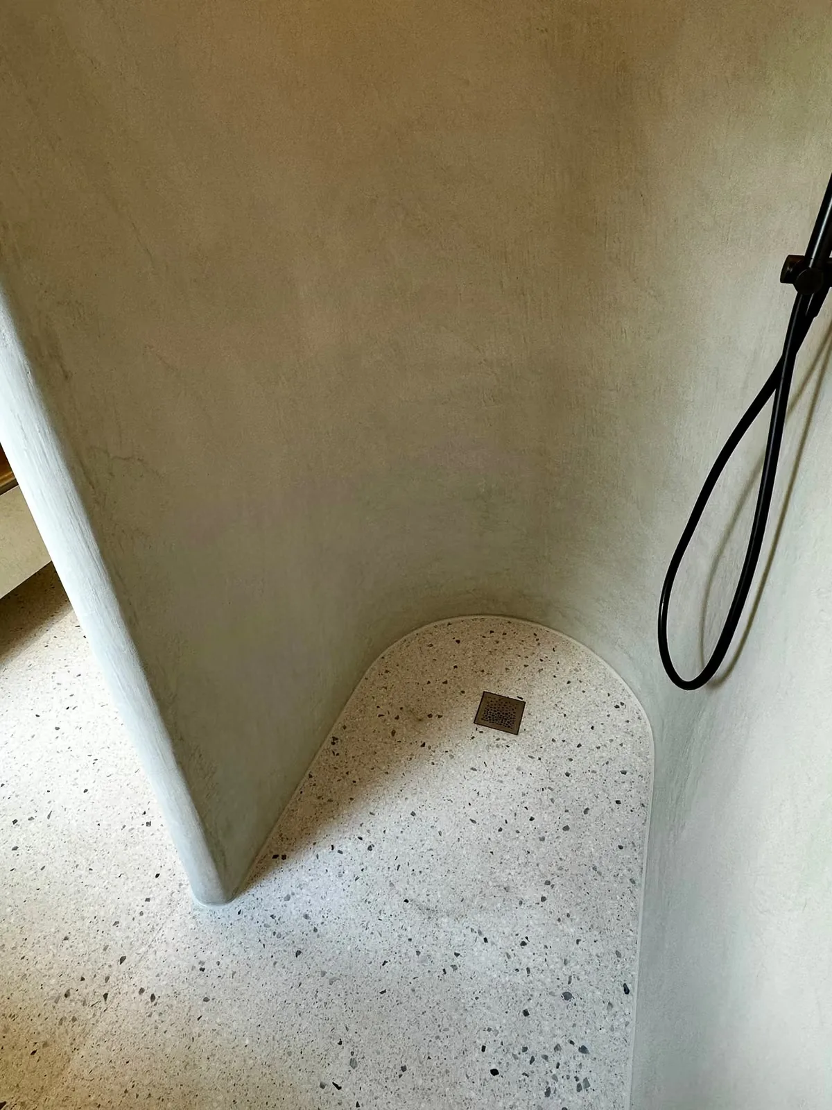 Rénovation en Mortex et terrazzo Bealstone à Zaventem, vue 4