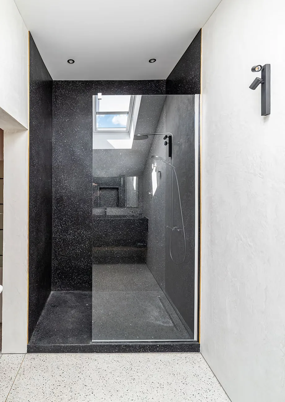 Douche en Mortex et terrazzo sur mesure