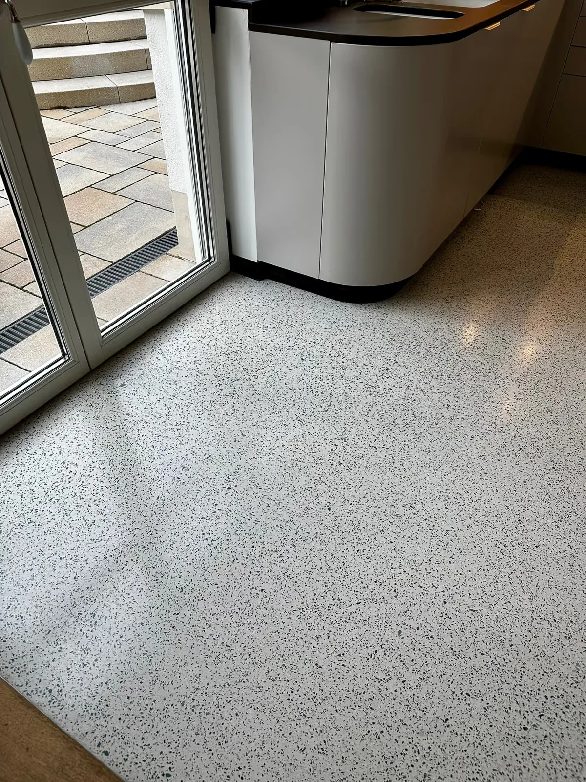 Sol en terrazzo à Heffingen, Luxembourg, vue 2