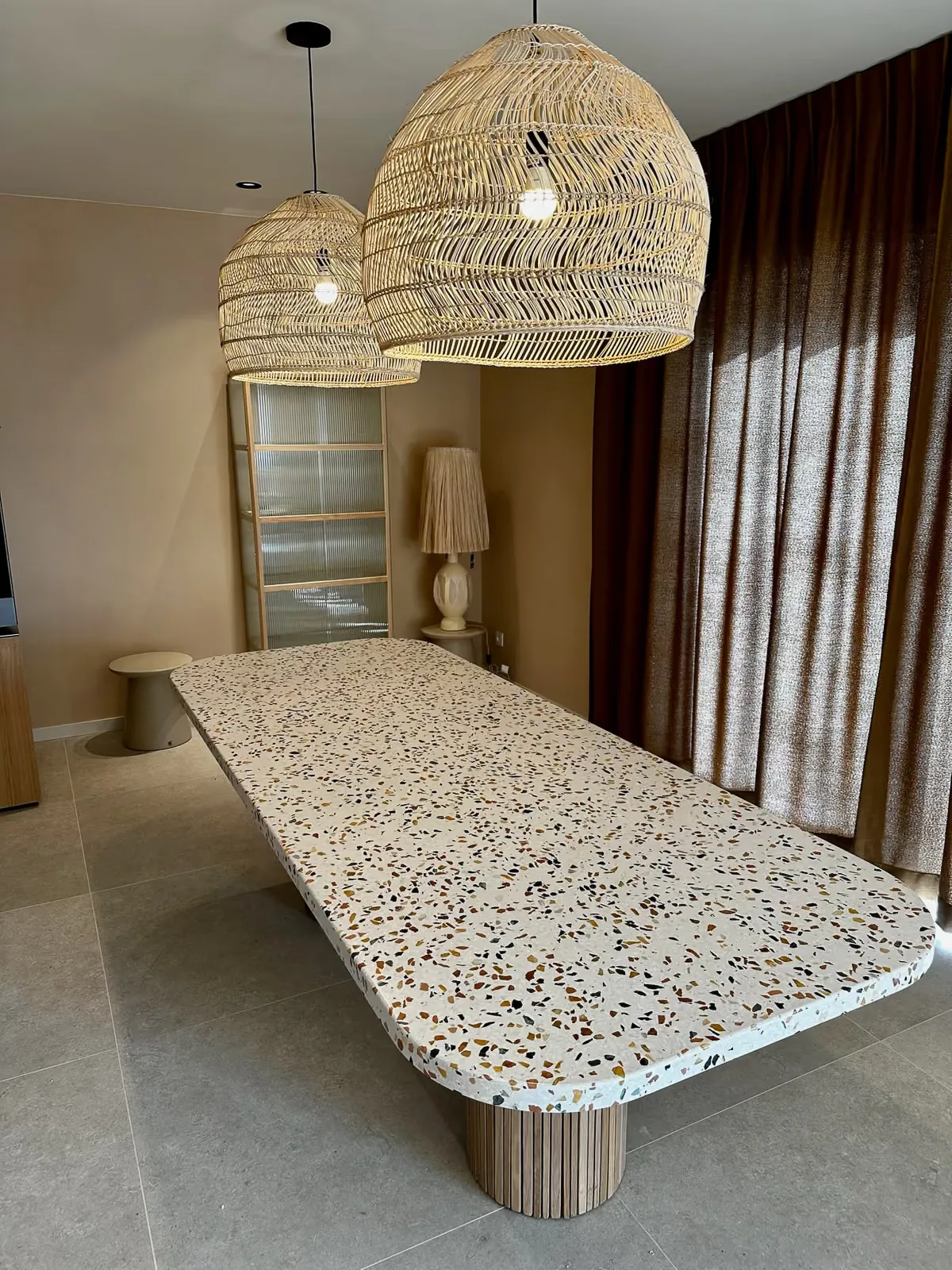 Table en terrazzo sur mesure à Malonne, vue 5
